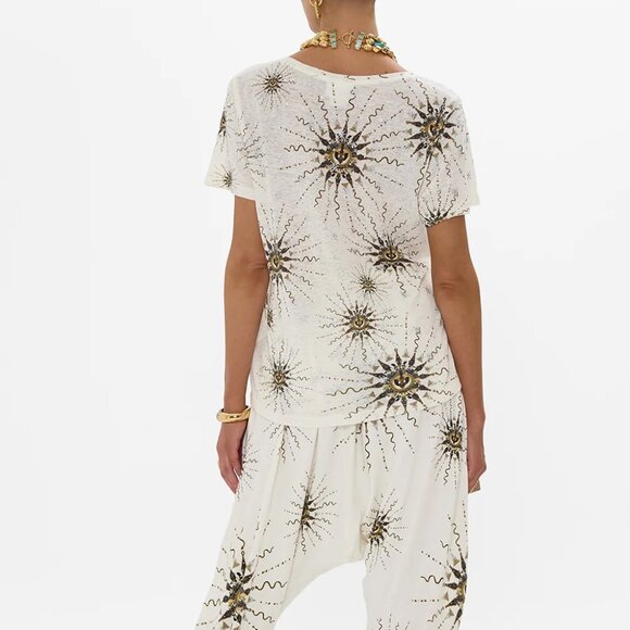 Relaxed V-Neck Tee Shirt in "Goddess Energy" - Picture 4 of 8